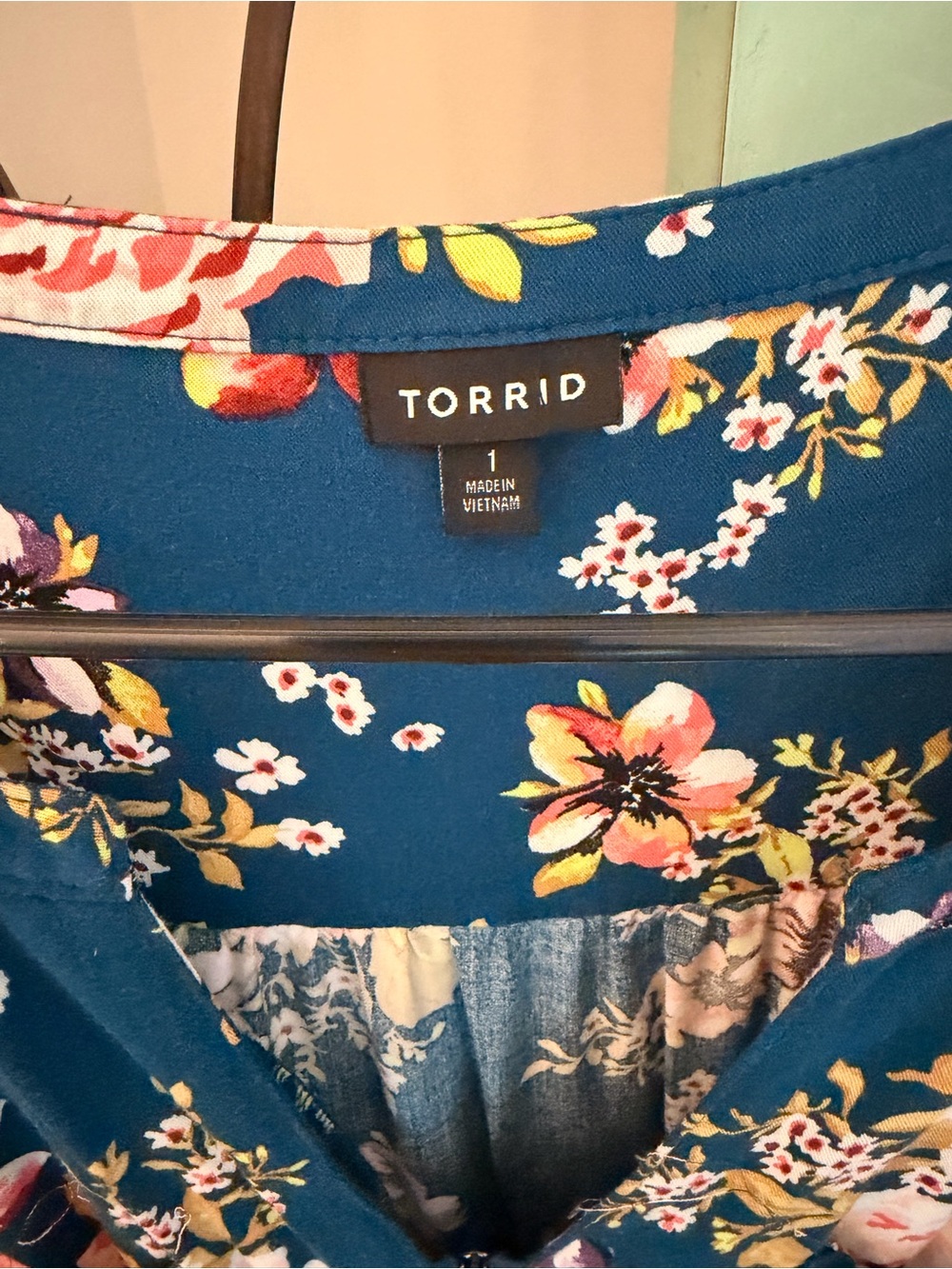 torrid teal floral V-neck Dress with Pink & White Roses - Picture 2 of 3